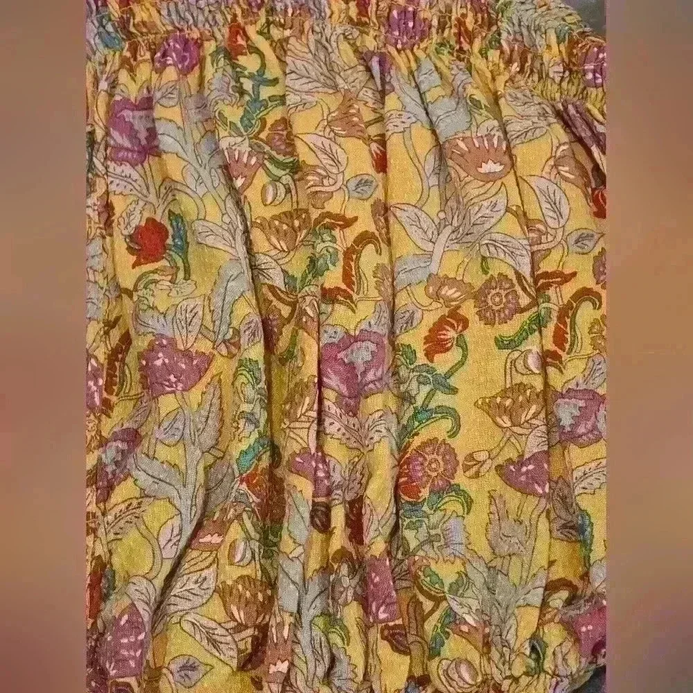 Cupakes and Cashmere Floral Blouse - Picture 7 of 7